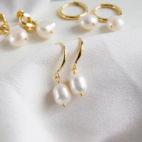 Essence Pearl Earrings