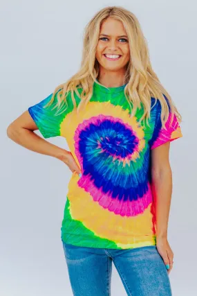 Heart Wants What It Wants Tie Dye Short Sleeve Top in Blue